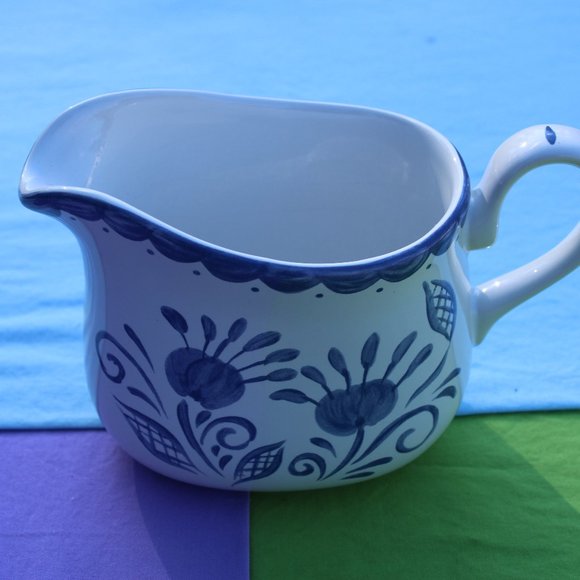 Oceanview Gravy Boat - Picture 2 of 7